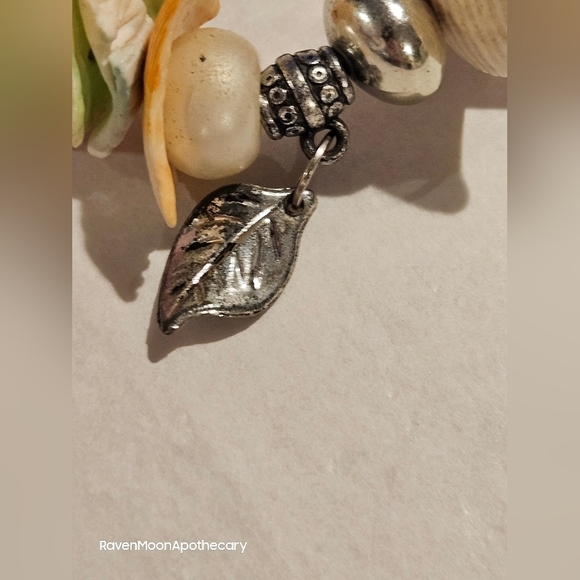 Sea Shell Expandable Bracelet with Charms - Picture 3 of 9